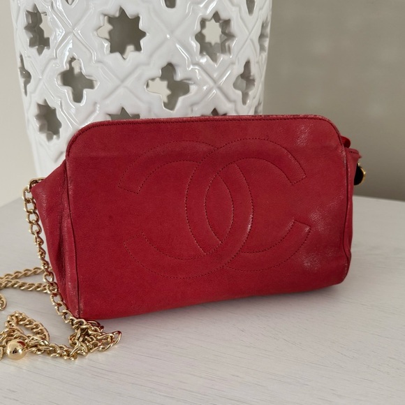 Chanel Vintage Red Lambskin CC Pouch - Picture 5 of 16